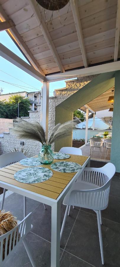 Costa Anastasia_Sea View Suites Vrasná Pokoj fotografie
