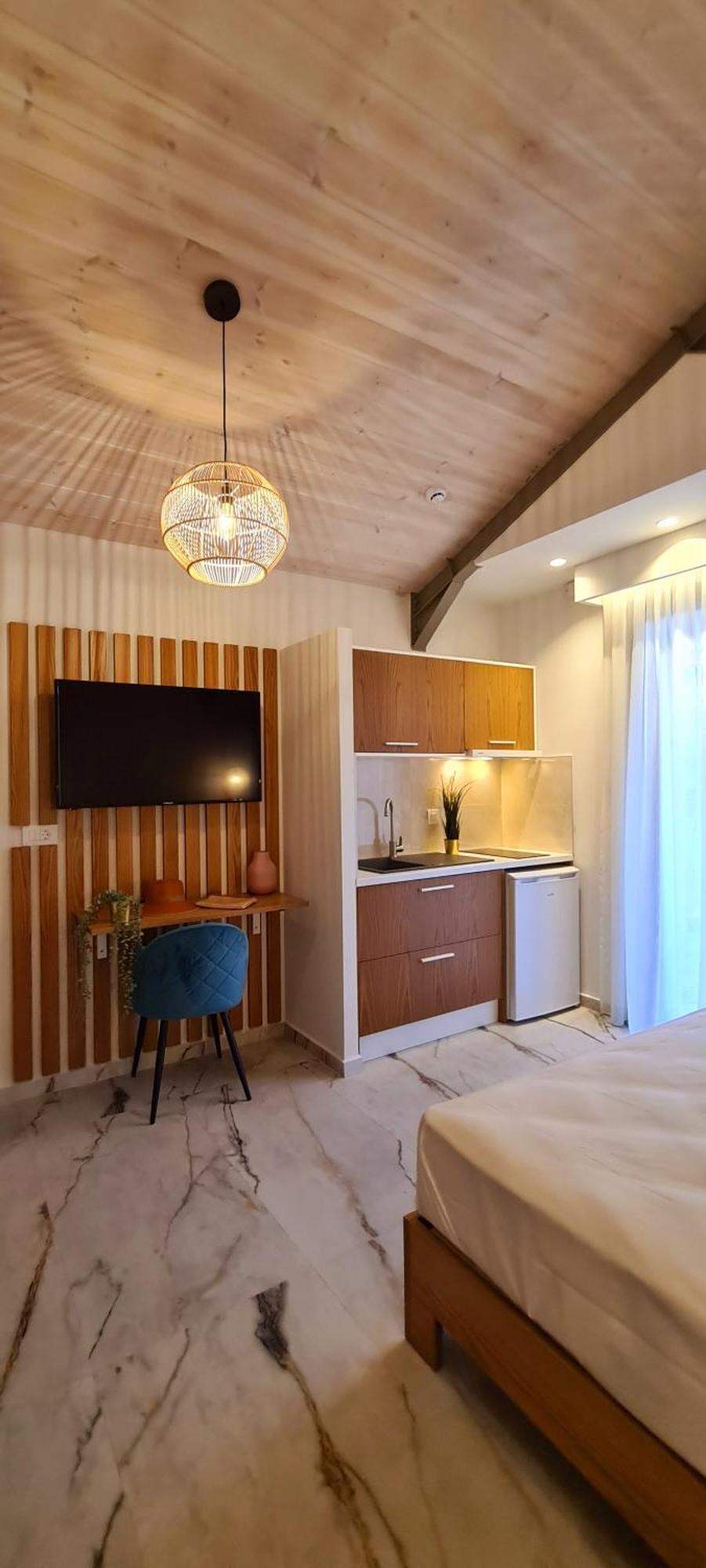 Costa Anastasia_Sea View Suites Vrasná Pokoj fotografie